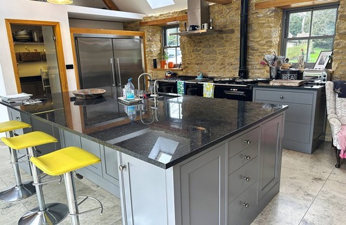 Cassington House | Retreat 4-bedroom Country Manor, HotTub,Ample Parking, Walking routes