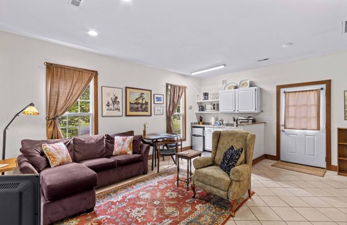 Barium Springs Cottage | Retreat at Flying Change Farm
