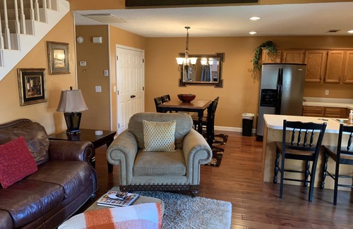 Flowood House | Retreat at the Beautiful Ross Barnett Reservoir
