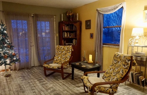Monona County Cottage | Retreat Cottage-Jordan Creek Aronia Berry Farm