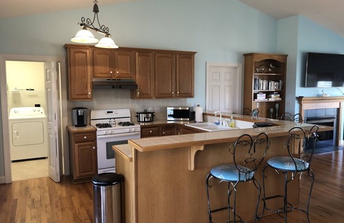 Straits House | Retreat "Down East" in Beaufort! - Waterfront, Private Dock, Kayaks, & Serenity!
