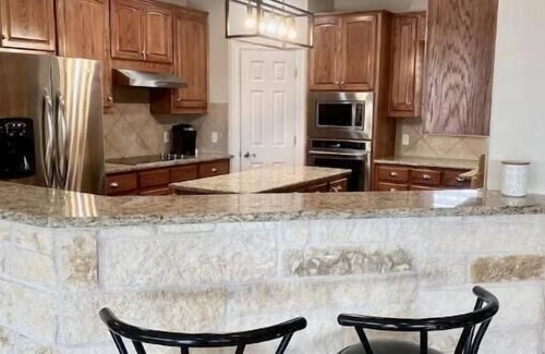 Austin House | Retreat House, pool, spa, stunning sunsets in the Hill Country