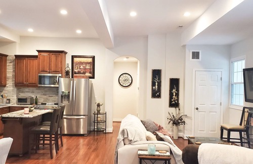 Northeast Raleigh House | 🌅 Retreat in Central Raleigh 🌠