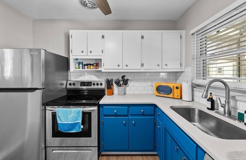 South Pinellas Community Council House | Retreat in St. Pete w/Pool - 5 mins to beach!
