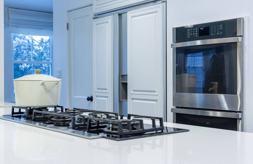 Thomaston Villa | Retreat in Style: Luxury for Family & Friends