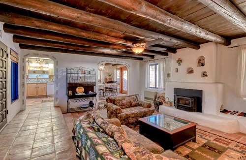 Taos House | Retreat in Taos Foothills