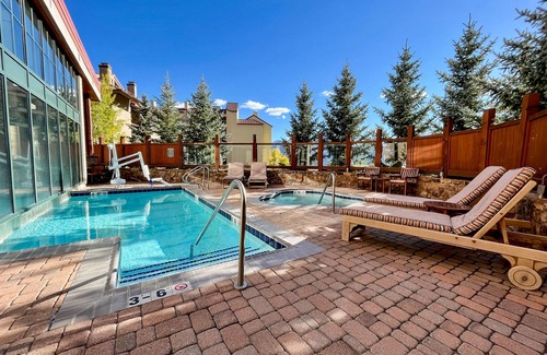 Crested Butte Condo | Retreat in the Heart of Mt Crested Butte! Skin-In/Out - Studio/Pool/Hot tub