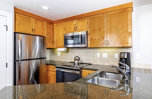 Lakeside Park Villa | Retreat in the mountains of Tahoe for a fun family spring break!
