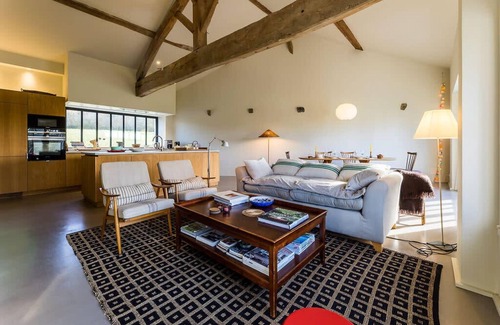 Arcangues Villa | RETREAT KEYWEEK House with Character, Pool, Fireplace, and Garden