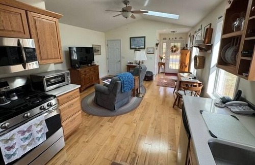 Galway Apartment | Retreat Near Saratoga – Perfect for Track Season!