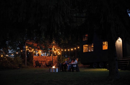 East Jordan Cabin | RETREAT NORTH — SAUNA + HOT TUB + HIKING & PADDLING — BELLAIRE, TORCH & BOYNE!