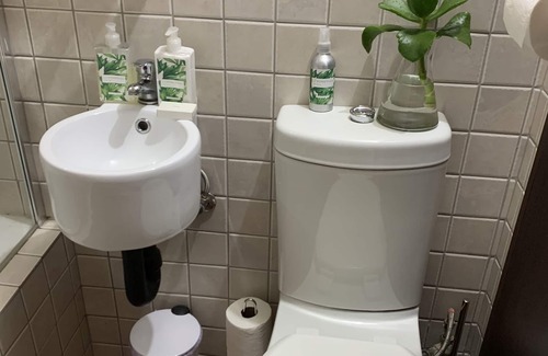 Greater Johannesburg Metropolitan Area Cottage | Retreat on 5th - the quiet side of Melville