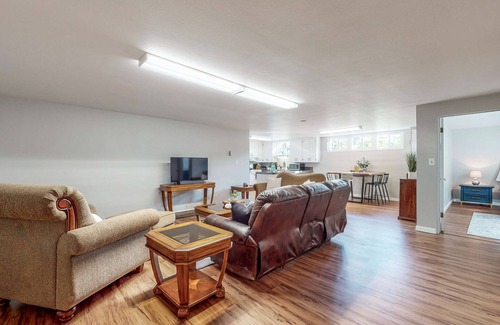 Caldwell House | Retreat on Fillmore Street | Basement Level Duplex in Caldwell