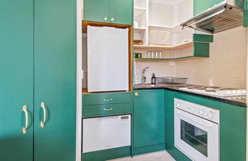 East Melbourne Apartment | Retreat on George