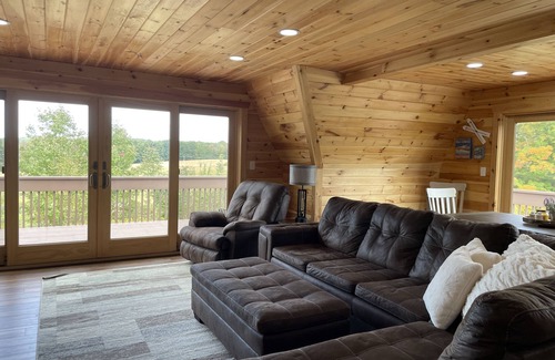 Clymer Cabin | Retreat on Pekin Hill nClose to skiing, splash lagoon,