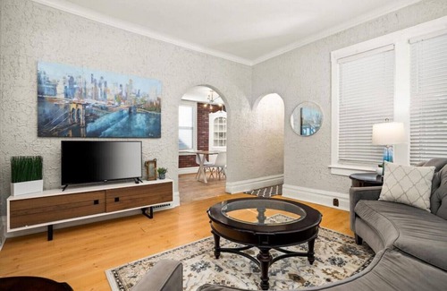 Peoria Heights House | Retreat on Rouse: Cozy 2BD Bursting with Color
