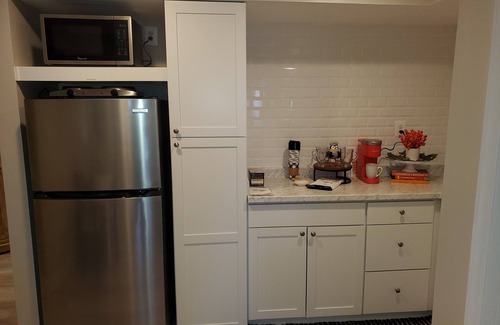 Severn House | Retreat on Sage Brush Court (Basement Suite w/private entrance)