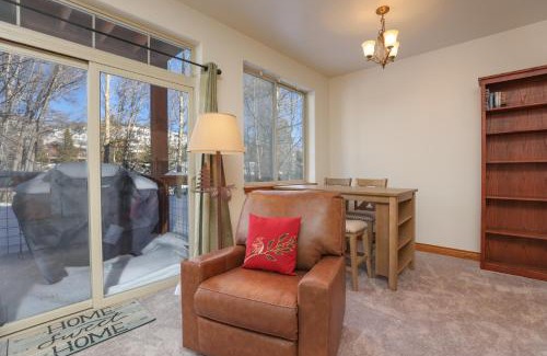 Willow Grove House | Retreat on the Blue Condo: Your Riverfront Retreat