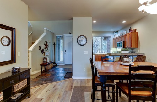 Redmond House | Retreat on the Butte: On The Creek Luxury, Town Home with hot tub