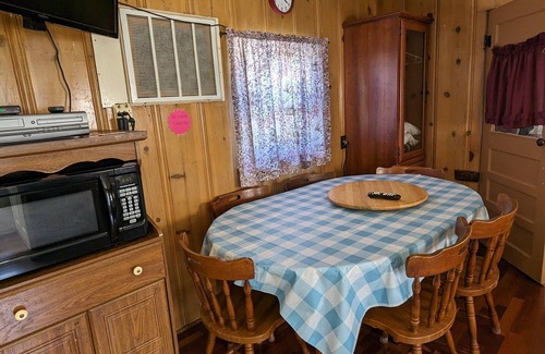 Rockaway Beach Cottage | Retreat on the Lake, so peaceful, like staying at Grandma's place!