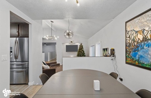 Gateway House | Retreat Outdoor Hot tub 2-bedroom upstairs unit with WiFi in Wasilla