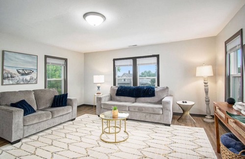 Michigan City Apartment | Retreat Suite Central Location Private FreeParking