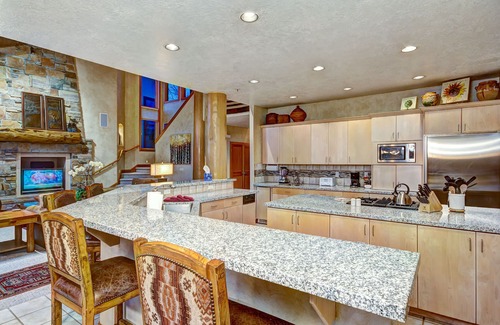 Park Meadows House | Retreat @ The Cove: Magnificent Views, Full Upgraded Luxury Townhome! Hot Tub!