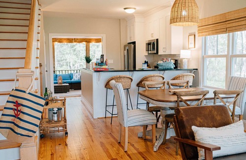 Irvington House | Retreat to Fairytale Cottage with Pool, Kayak