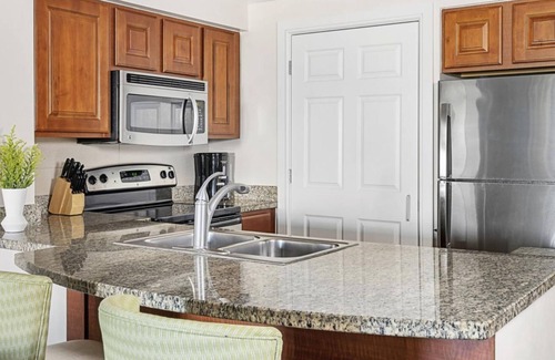 Williamsburg Resort | RETREAT TO OUR FAMILY-FRIENDLY RESORT IN ORLANDOn 2-bedroom resort Orlandon