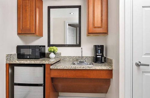 Williamsburg Resort | RETREAT TO OUR FAMILY-FRIENDLY RESORT IN ORLANDOn 2-bedroom resort Orlandon