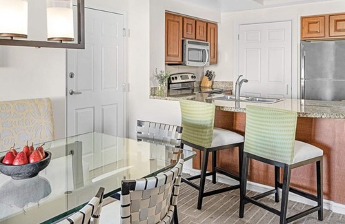 Williamsburg Resort | RETREAT TO OUR FAMILY-FRIENDLY RESORT IN ORLANDOn 2-bedroom resort Orlandon