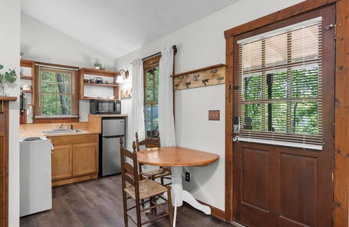Blairsville Cabin | Retreat to Pet-Friendly Cabin near Helen, Blue Ridge & Appalachian Trail!
