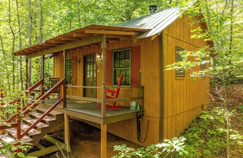 Blairsville Cabin | Retreat to Pet-Friendly Cabin near Helen, Blue Ridge & Appalachian Trail!