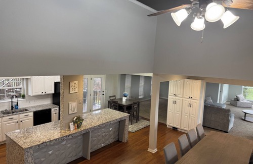Winslow House | Retreat to the Peak