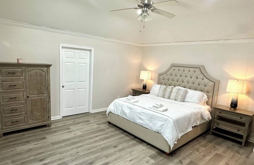 Olive Branch House | Retreat To This 5 Star Hidden Gem in Olive Branch!