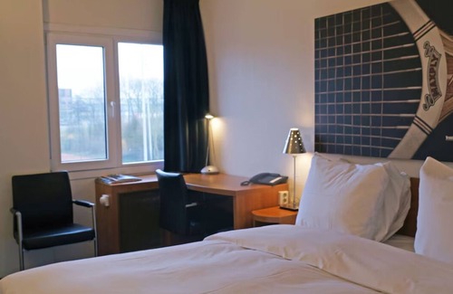 Municipality of Zutphen House | Retreat to Tranquil Room with Indoor Swimming Pool Near Henriette Polak Museum