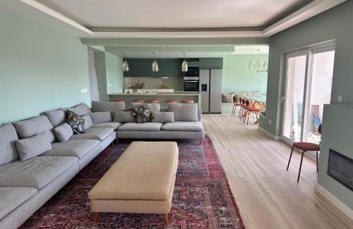 Barcarena Villa | Retreat Villa, Full Amenities, up to 40ppl