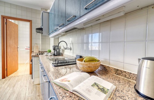 Los Realejos Apartment | Retreat w Ocean Views Private Parking Ensuite