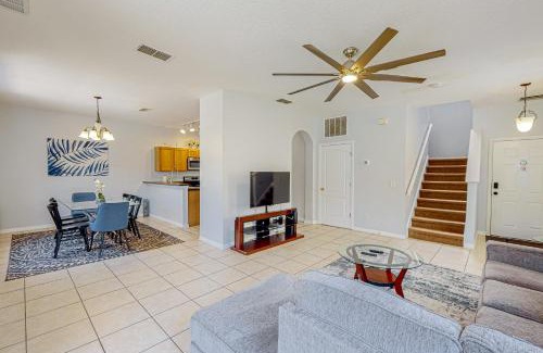 Sandy Ridge House | Retreat with a Bang