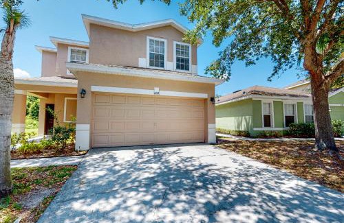 Sandy Ridge House | Retreat with a Bang