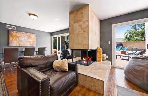Reseda House | Retreat with Pool