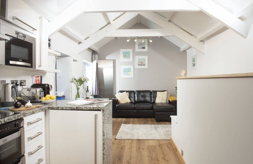 Liskeard Cottage | Retreat with the one you love to this rural, dog-friendly cottage. Spice Barn exudes luxury, whilst