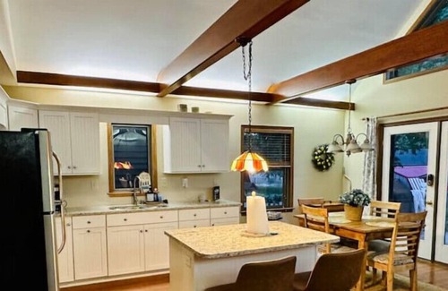 Russells Point House | ReTreat Yourself on the Lake!