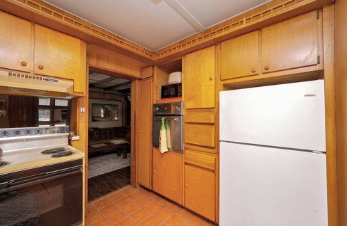 Perryopolis House | Retro 70s! Near MM103 of Gap Trail!