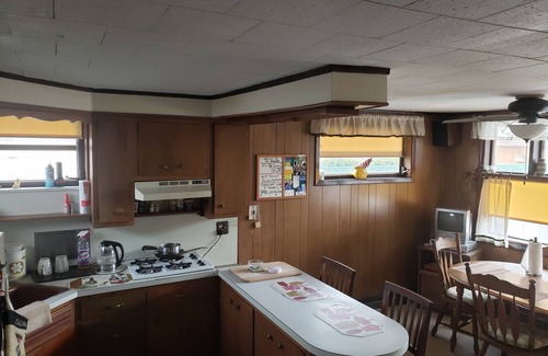 Manhattan Beach House | Retro Beach bungalow