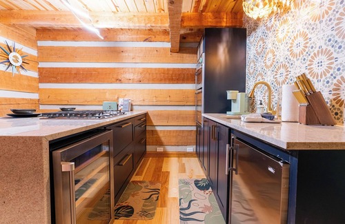 Rockbridge Cabin | Retro Cabin in Hocking Hills, Ohio w/Jukebox, Hot Tub & Pond. Dog-friendly!