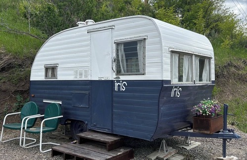Lava Hot Springs House | Retro Camper king size bed