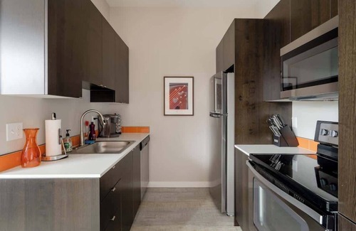 Belmont Apartment | Retro Charm Hawthorne 2BR Walkable