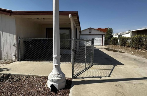 Holiday Shores House | Retro Charm Meets Home Comfort- 2BR/2BA Rivered Desert Retreat with Boat Parking