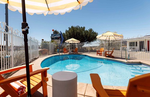 Kanab Apartment | Retro Chic l Near Zion, Bryce & Grand Canyon